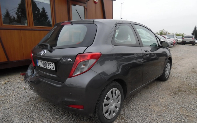 Toyota Yaris cena 9900 przebieg: 298000, rok produkcji 2013 z Lubień Kujawski małe 326